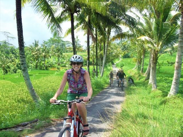 ubud village cycling tour